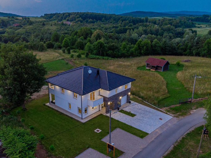 Others 3, Villa Artemis, Rakovica