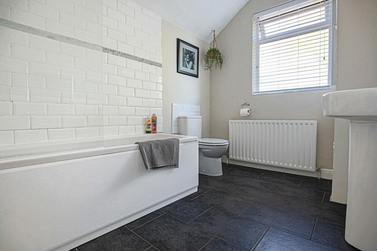 Bathroom, Host & Stay - Newington Road, Northamptonshire