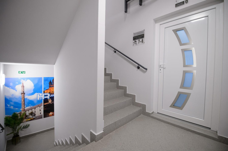 Others 4, HR Apartmanhaz Eger, Eger