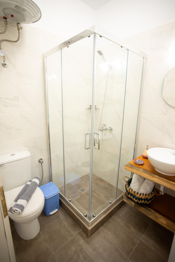 Bathroom 2, STUDIOS THISEAS, South Aegean