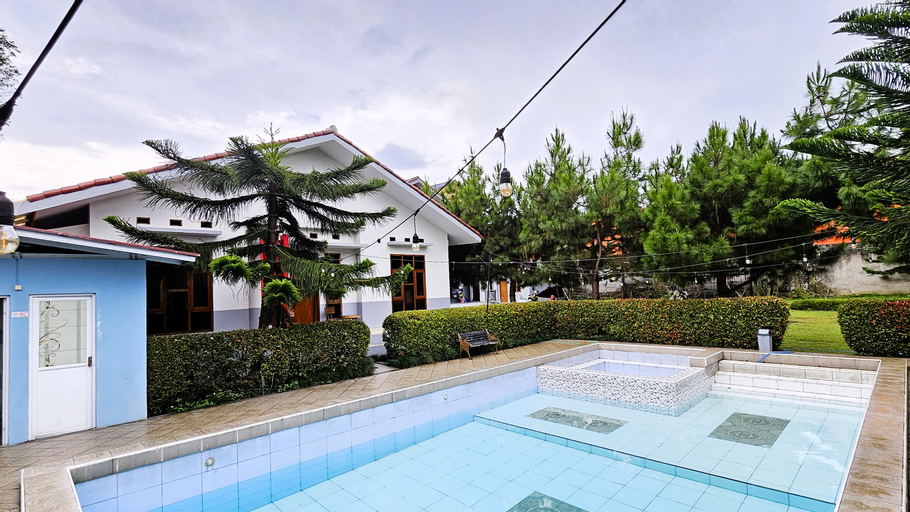 Sport & Beauty 1, Villa Rasberry Garden, Bandung