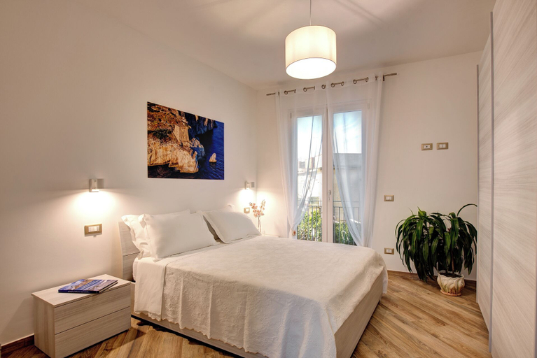 Bedroom 2, Clementine Country House, Napoli