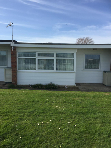 Others 2, 2 bed dog friendly chalet on sunbeach Scratby, Norfolk