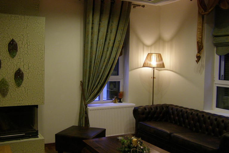 Others 3, Room in a neoclassical house - ladybug, West Macedonia