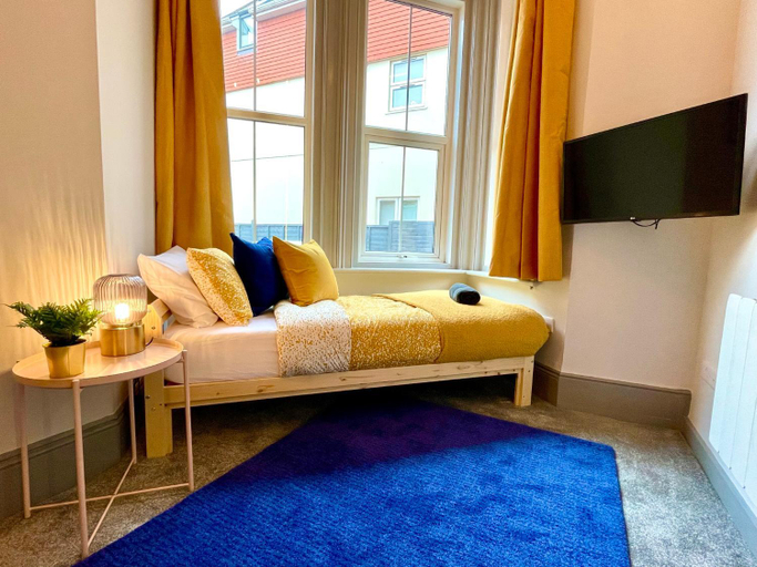 Bedroom 12