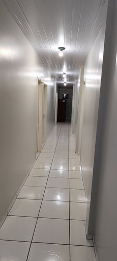 Others, Hotel Andorinha, Realeza