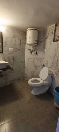 Bathroom 3, Hotel Apsara By GRB, Shimla