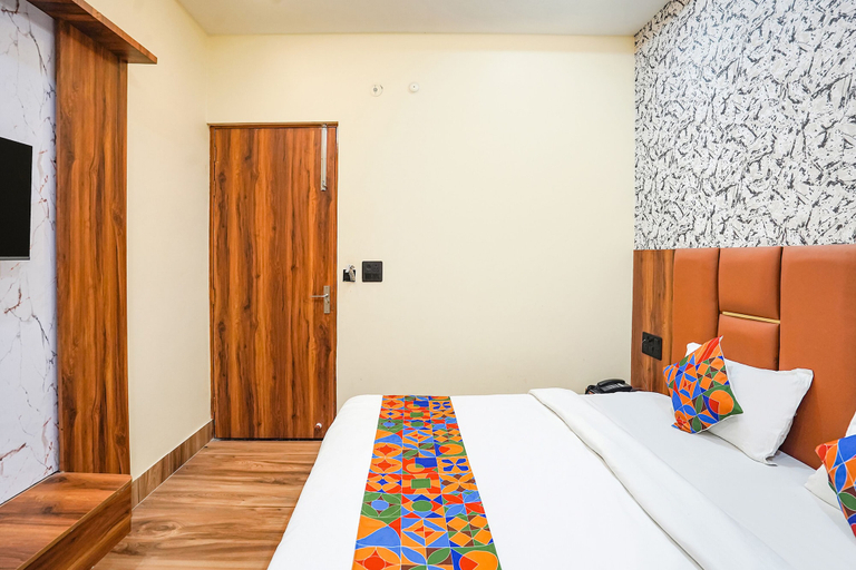 Bedroom 2, Fabhotel The Vrindavan Inn, Mathura