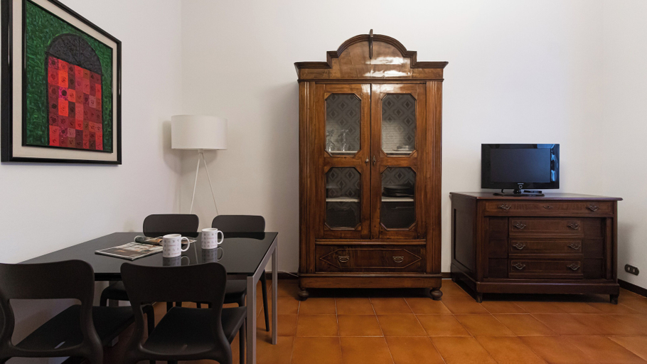 Others 5, Italianway Easy - Plinio 37, Milano