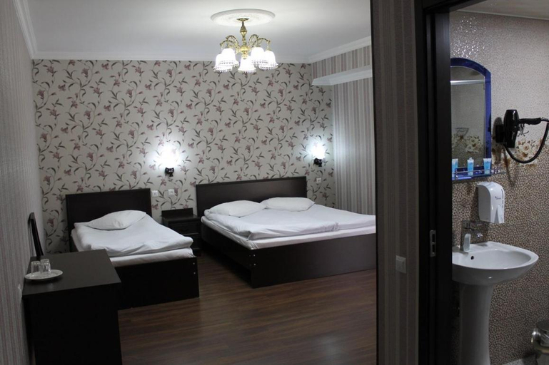 Bathroom 3, Hotel Grand Palace, Akhaltsikhe
