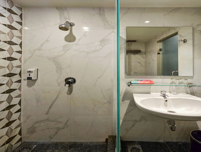 Bathroom 23