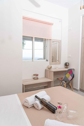 Bedroom 2, Tzortzi's Family Apartments, Faistos