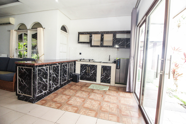 Dining Room 11