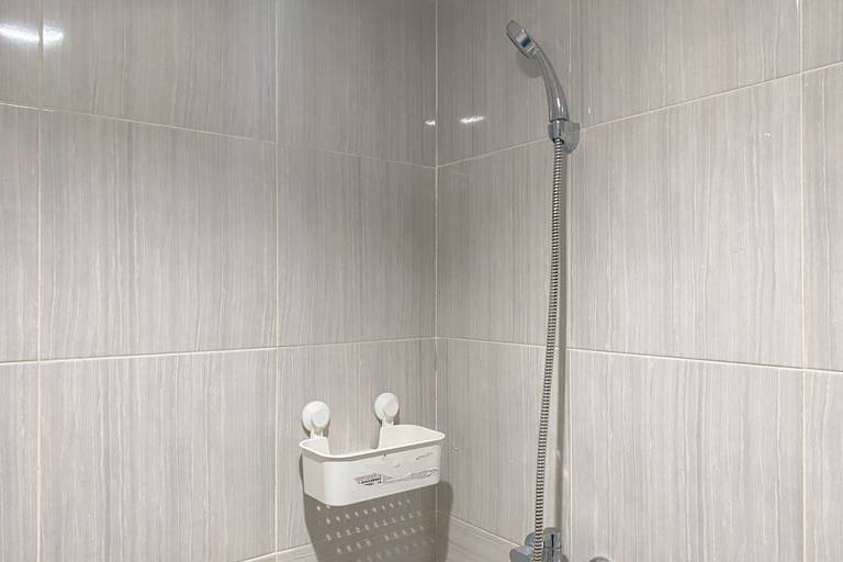 Bathroom 5, Cozy Living Studio at Vasanta Apartment By Travelio, Cikarang
