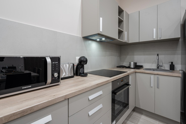 Kitchen 2, Modern Apartments side by side near the Synagogue, Budapesti