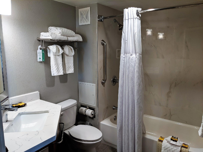 Bathroom 4, Best Western Plus Commerce Hotel, Los Angeles