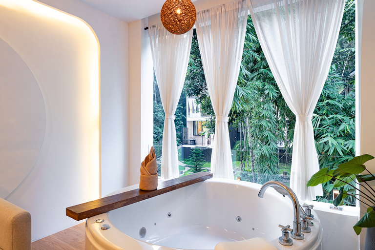 Bathroom 19