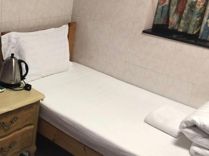 Others, Famous Guest House , Kowloon