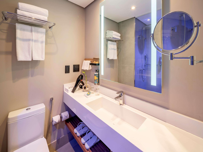 Bathroom 8
