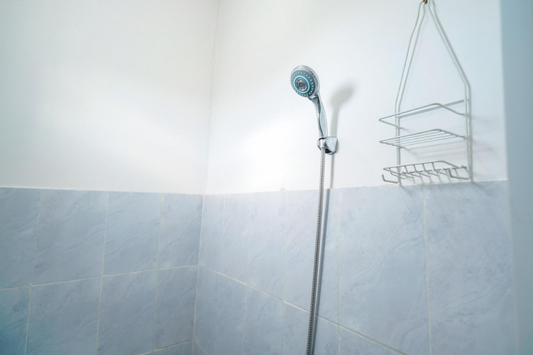 Bathroom 11
