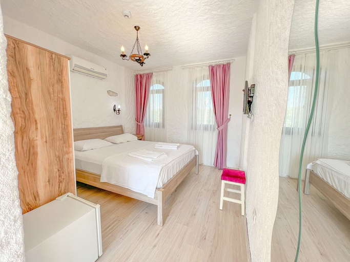 Bedroom 4, Gonulhan Hotel, Çeşme