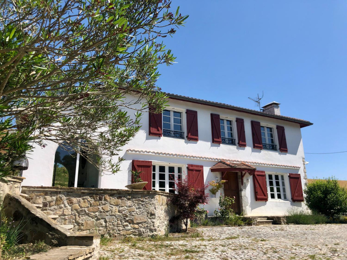 Others 3, L'adret du bois, Pyrénées-Atlantiques
