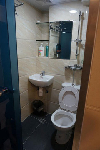 Bathroom 7