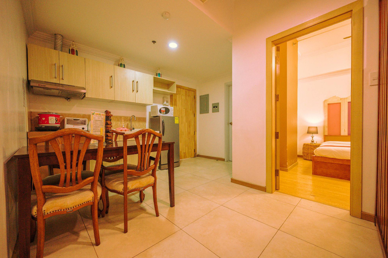 Dining Room 11