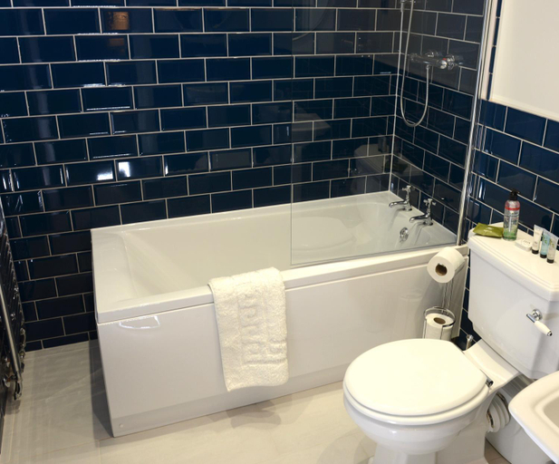 Bathroom, The Kings Head Inn, West Sussex