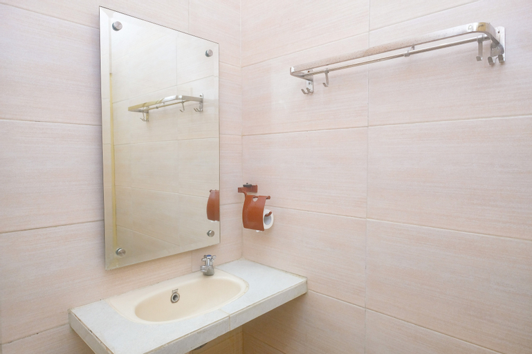 Bathroom 11
