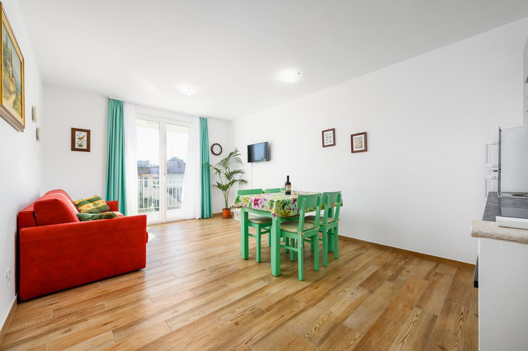 Others 3, ANDREA house with apartments, Umag