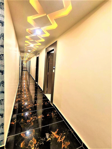 Others 5, Hotel Bhavya Raj, Gandhinagar