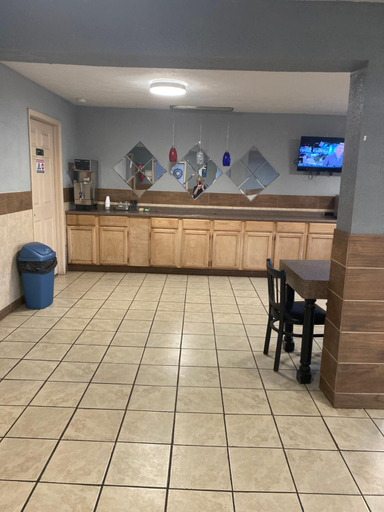 Public Area 2, American Inn, Putnam
