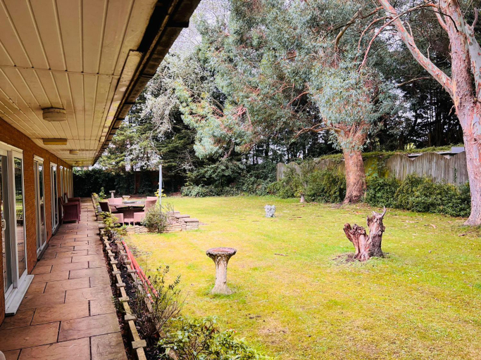 3, Selborne Studios Off road gated parking, Coventry