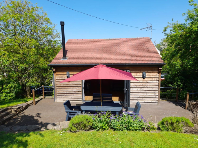 Others 2, Tanners Lodge, Worcestershire