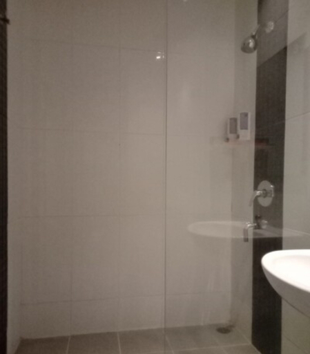 Bathroom 17