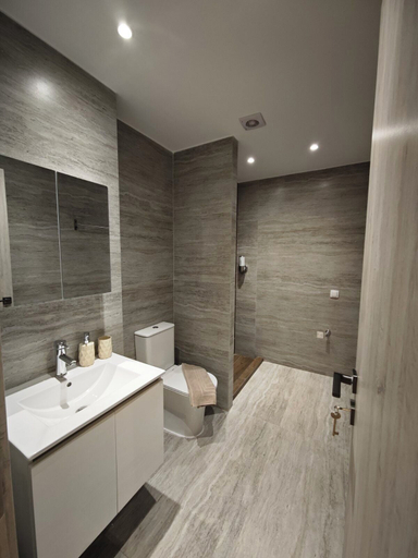 Others 2, Be my guest-Your Urban Stay, Central Macedonia