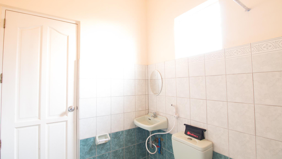 Bathroom 9