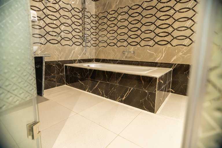 Bathroom 2, Baranda Restro and Events, Gandaki