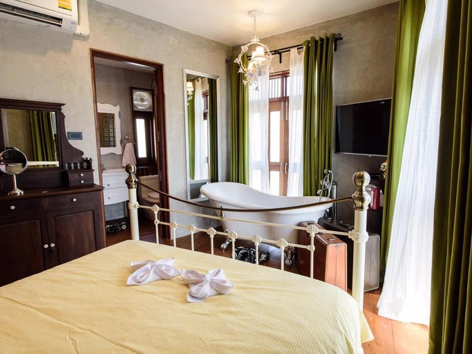 Bedroom 24