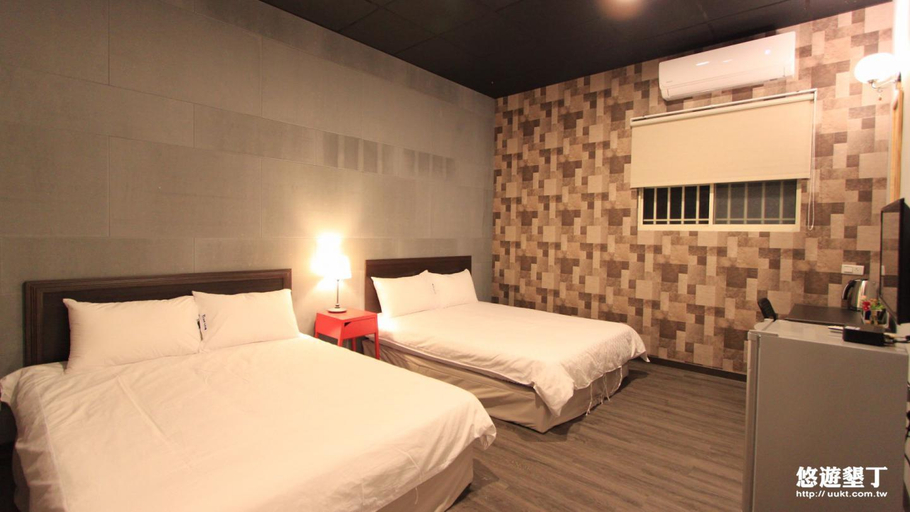 Bedroom 3, True Love, Pingtung