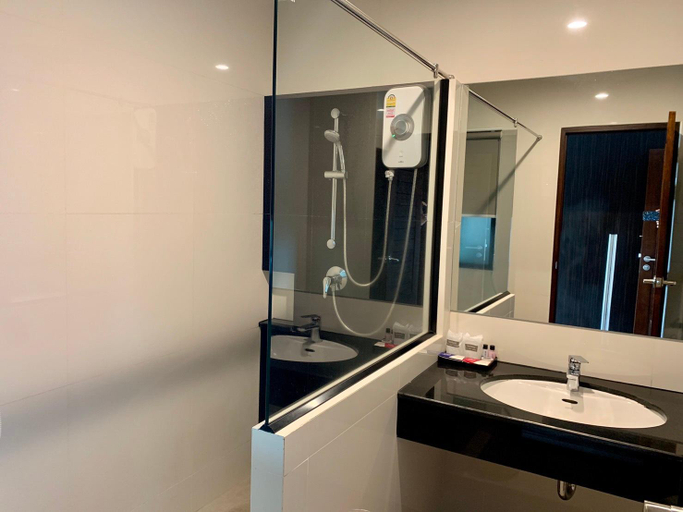 Bathroom 5, AC Sport Center & Hotel, Hat Yai
