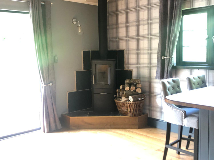 Others 3, Tanners Lodge, Worcestershire