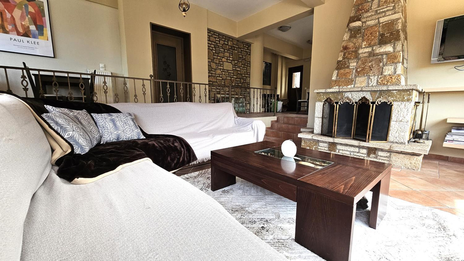 Bedroom 3, Lithos Villas Kalavryta, West Greece