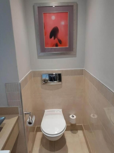 Bathroom 5, Golden Horse Hotel, Umgungundlovu