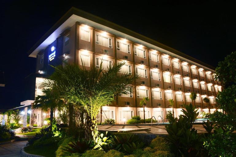 Exterior 5