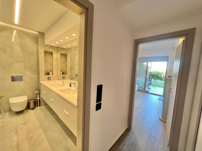 Bathroom 4, Villa Pounta Zeza, Attica