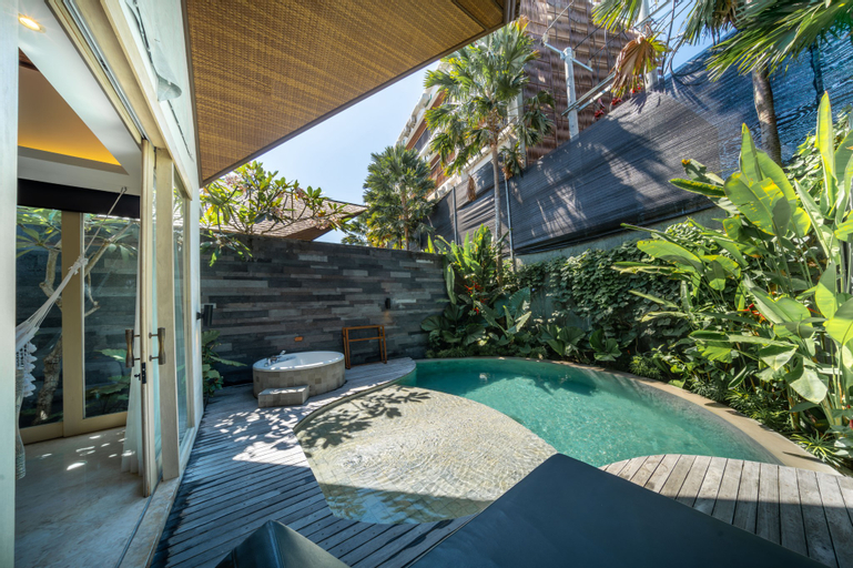 Swimming Pool 24