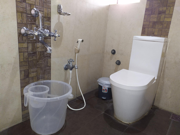 Bathroom 14