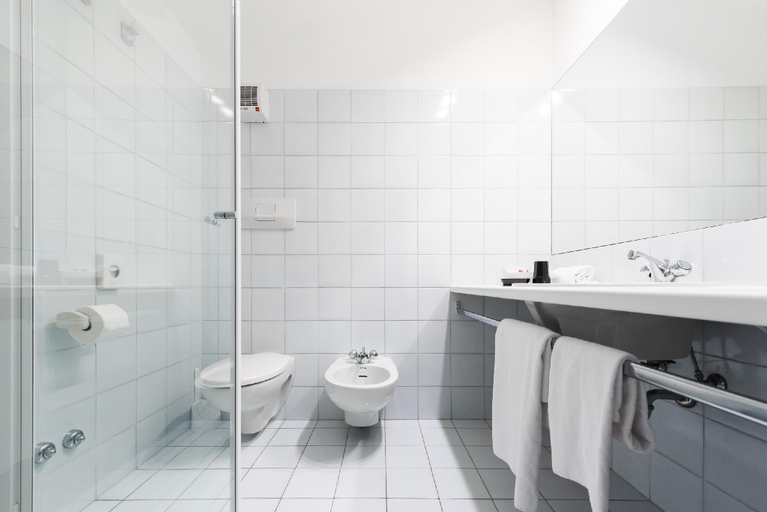 Bathroom 3, Hotel Santoni, Trento